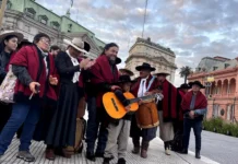 Sáenz reclamó las obras para Salta frente a Casa Rosada: “Vengo a cumplir con lo que le prometí a los salteños”