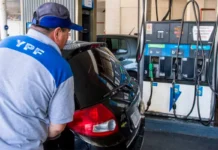 Aumentos “silenciosos” de YPF: cuántos puntos por encima de la inflación subieron los combustibles