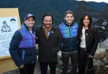 El gobernador Gustavo Sáenz realizó un homenaje a los hermanos Kevin y Luciano Benavides en la cima del Cerro Aladelta en Salta