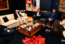 El Gobernador Sáenz con autoridades de la DAIA